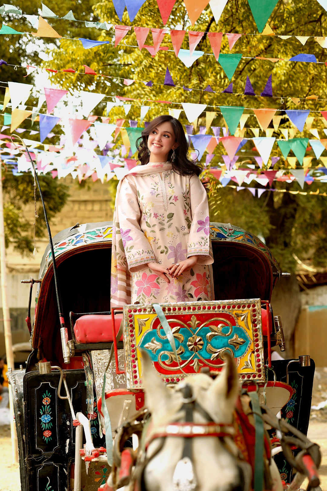 FLOWER  EMBROIDERY 3 PIECE SUIT