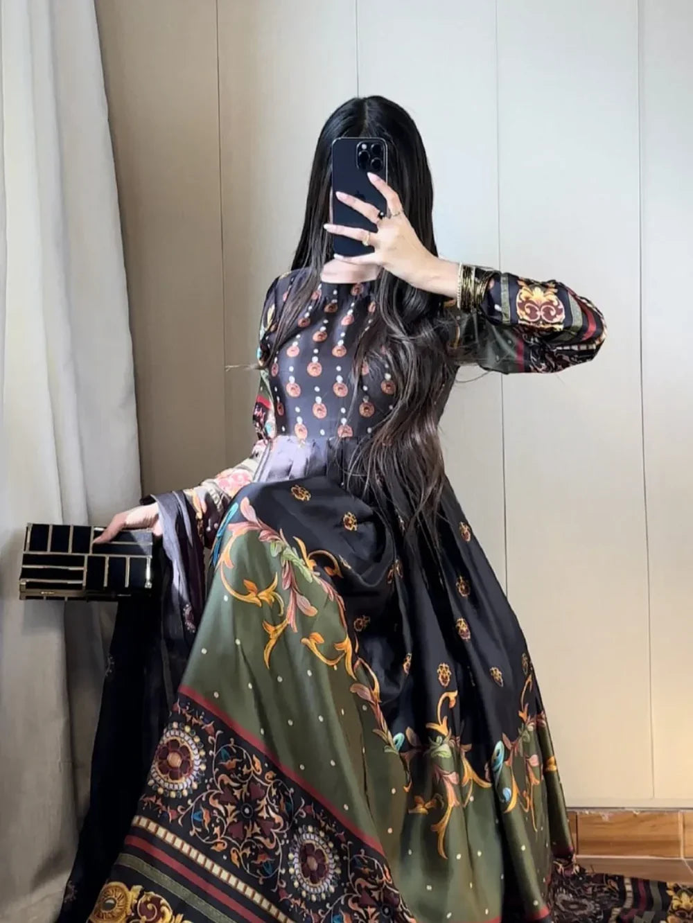 Falak Maxi ( MAXI AND DUPATA).